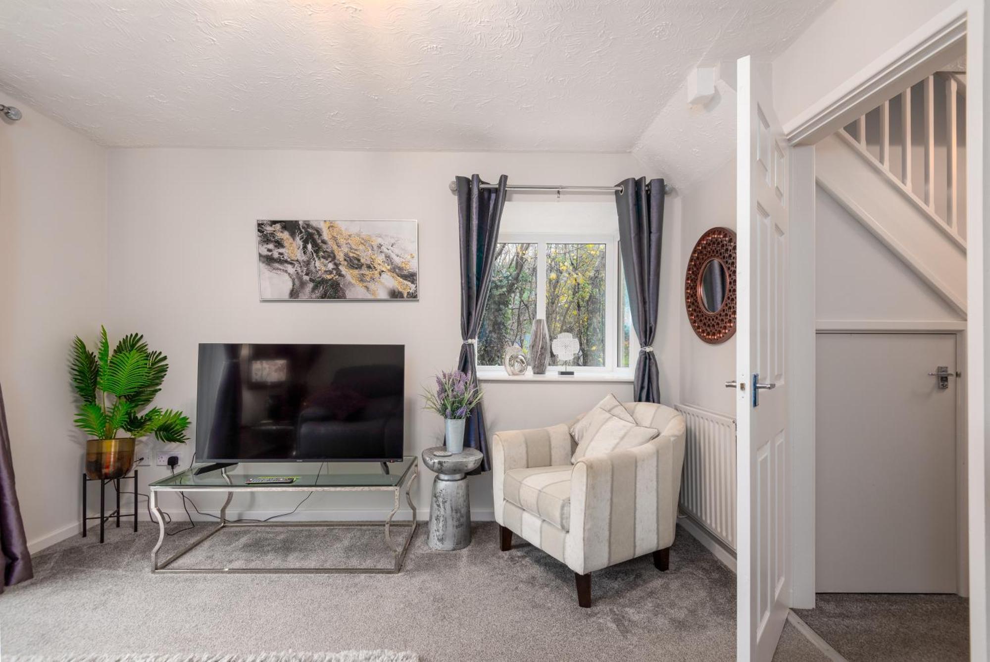 Worcester Fabulous Cherry Tree Mews Self Check In Dogs Welcome By Prior Arrangement , 2 Double Bedrooms ,Super Fast Wi-Fi, With Free Off Road Parking For 2 Vehicles Near Royal Hospital And Woodland Walks Ngoại thất bức ảnh
