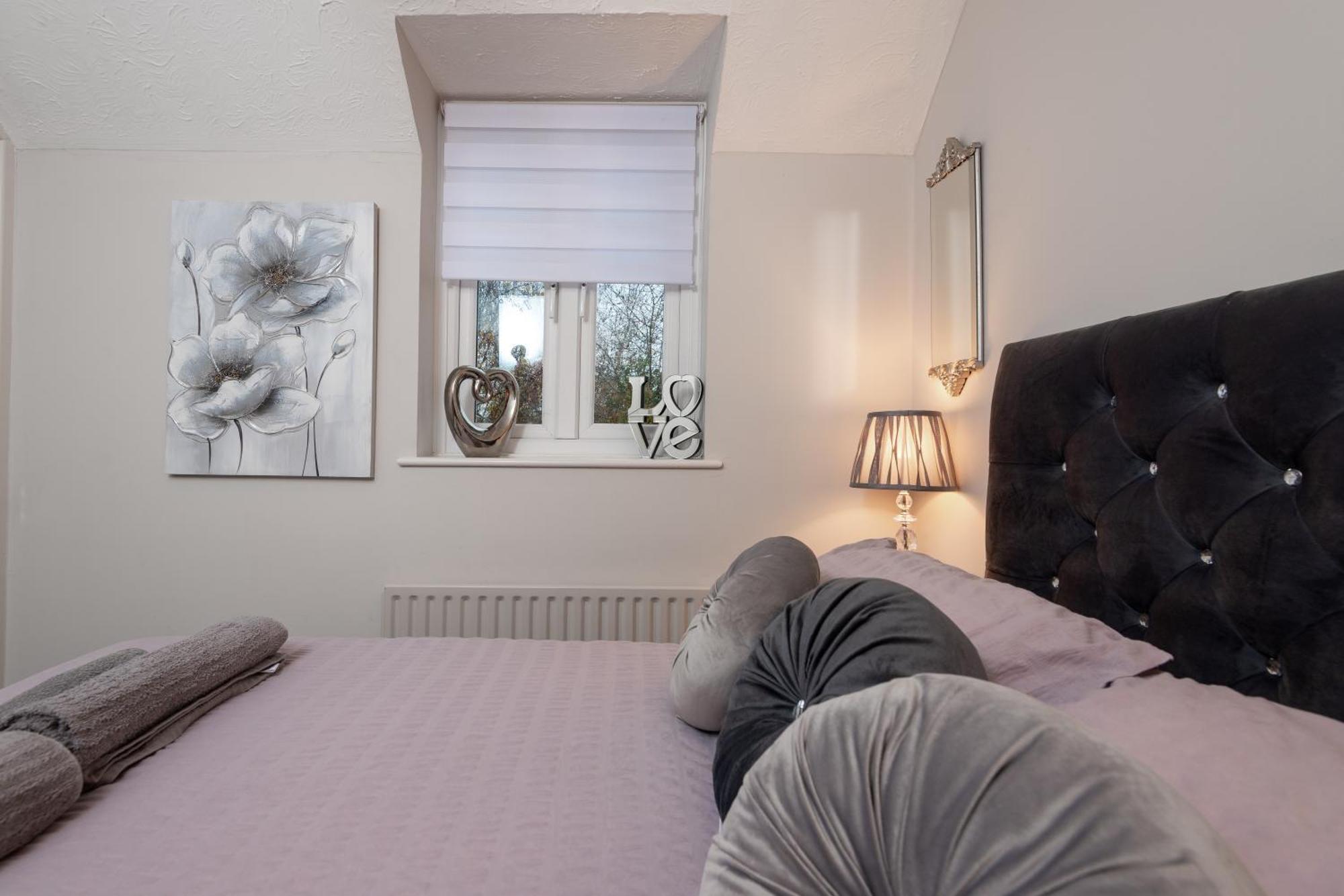 Worcester Fabulous Cherry Tree Mews Self Check In Dogs Welcome By Prior Arrangement , 2 Double Bedrooms ,Super Fast Wi-Fi, With Free Off Road Parking For 2 Vehicles Near Royal Hospital And Woodland Walks Ngoại thất bức ảnh