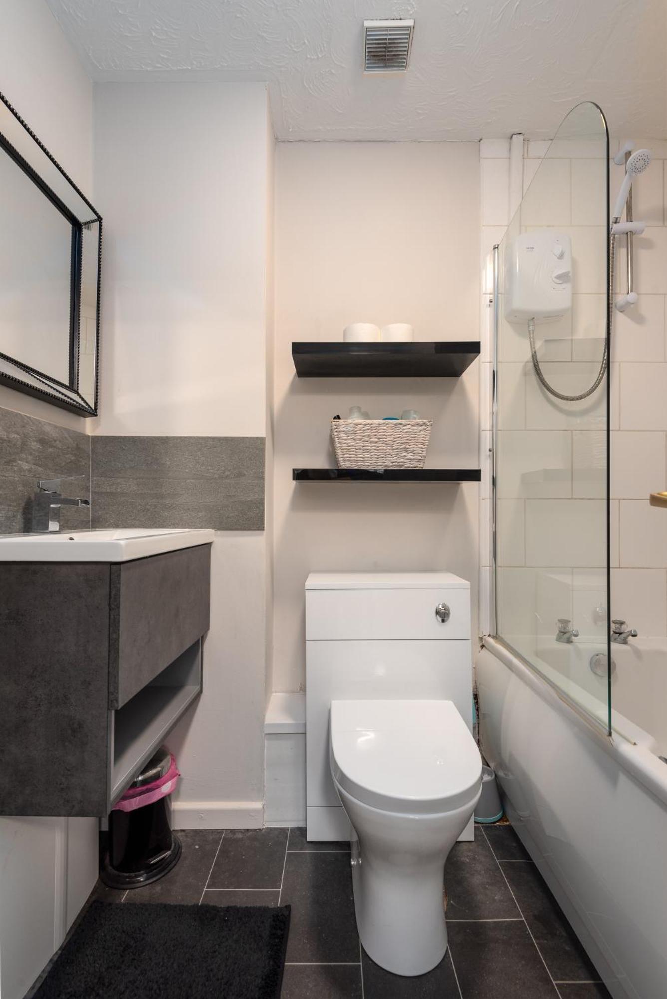 Worcester Fabulous Cherry Tree Mews Self Check In Dogs Welcome By Prior Arrangement , 2 Double Bedrooms ,Super Fast Wi-Fi, With Free Off Road Parking For 2 Vehicles Near Royal Hospital And Woodland Walks Ngoại thất bức ảnh