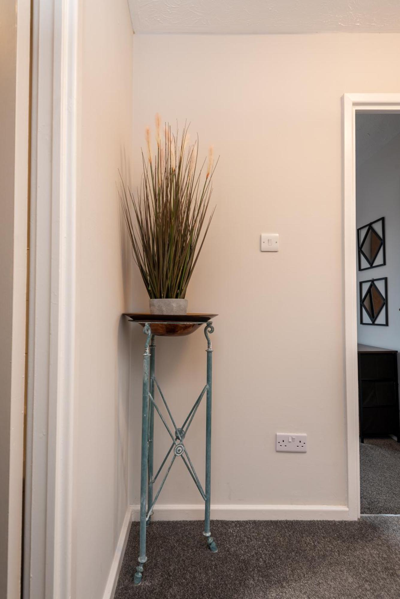 Worcester Fabulous Cherry Tree Mews Self Check In Dogs Welcome By Prior Arrangement , 2 Double Bedrooms ,Super Fast Wi-Fi, With Free Off Road Parking For 2 Vehicles Near Royal Hospital And Woodland Walks Ngoại thất bức ảnh