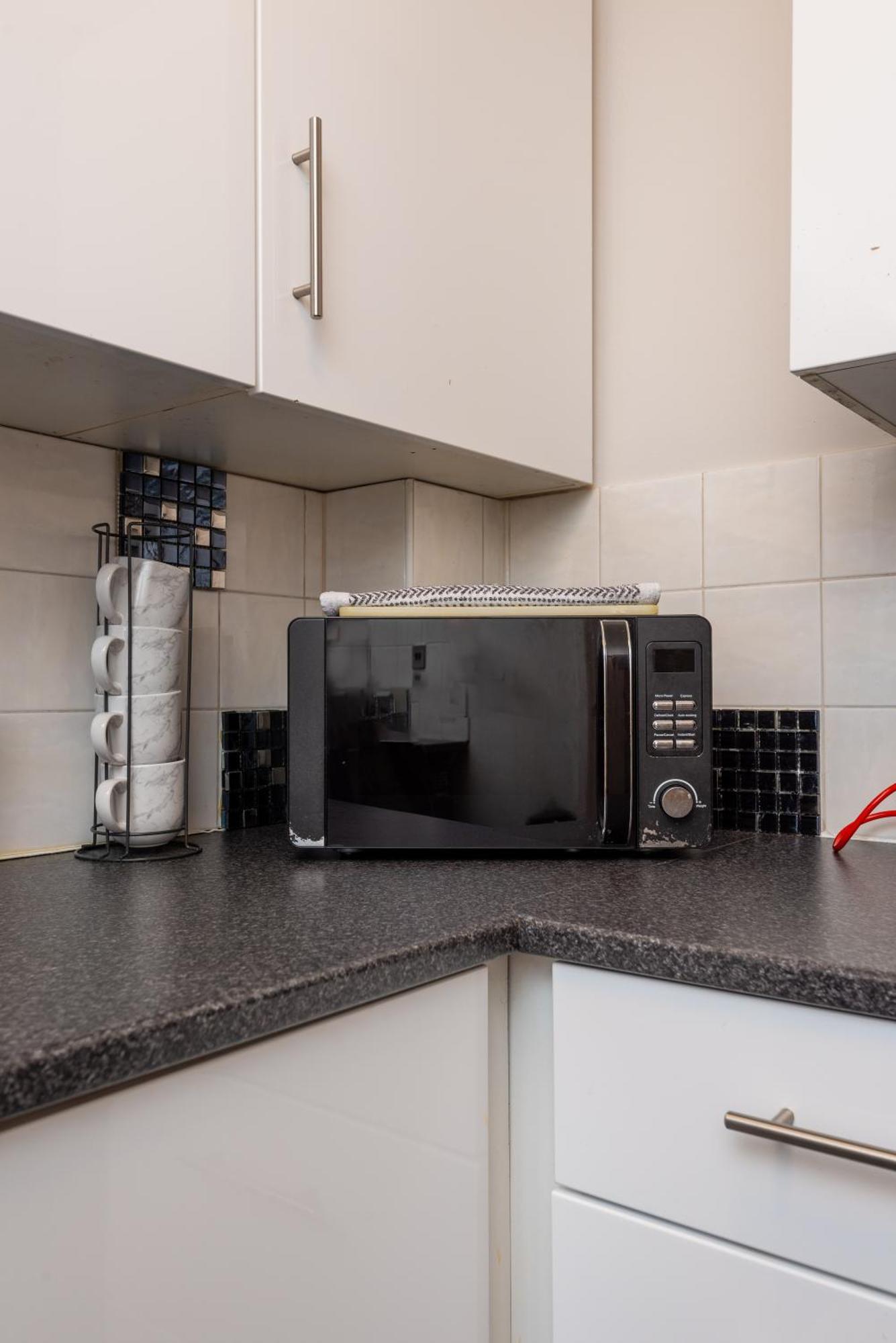 Worcester Fabulous Cherry Tree Mews Self Check In Dogs Welcome By Prior Arrangement , 2 Double Bedrooms ,Super Fast Wi-Fi, With Free Off Road Parking For 2 Vehicles Near Royal Hospital And Woodland Walks Ngoại thất bức ảnh