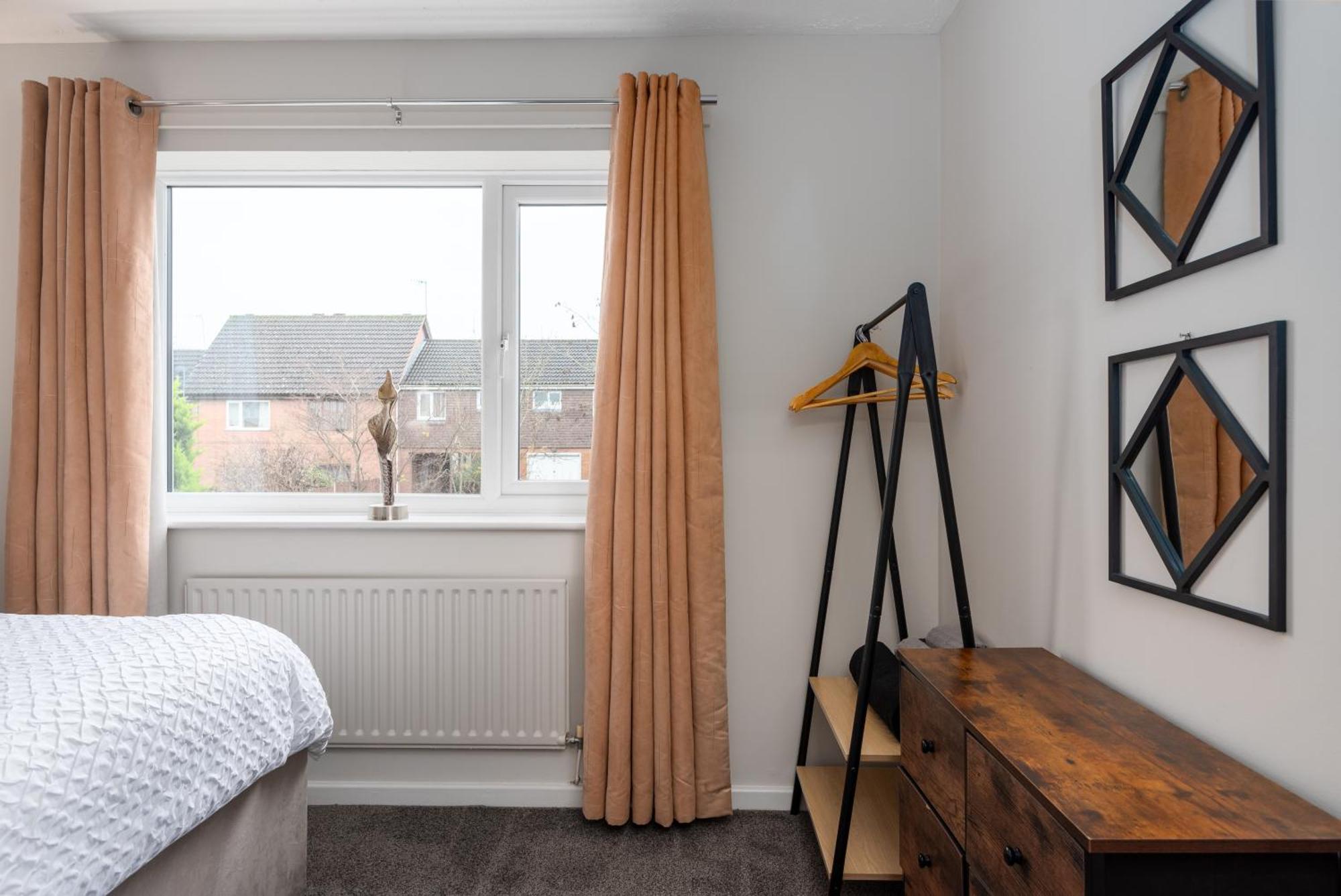 Worcester Fabulous Cherry Tree Mews Self Check In Dogs Welcome By Prior Arrangement , 2 Double Bedrooms ,Super Fast Wi-Fi, With Free Off Road Parking For 2 Vehicles Near Royal Hospital And Woodland Walks Ngoại thất bức ảnh