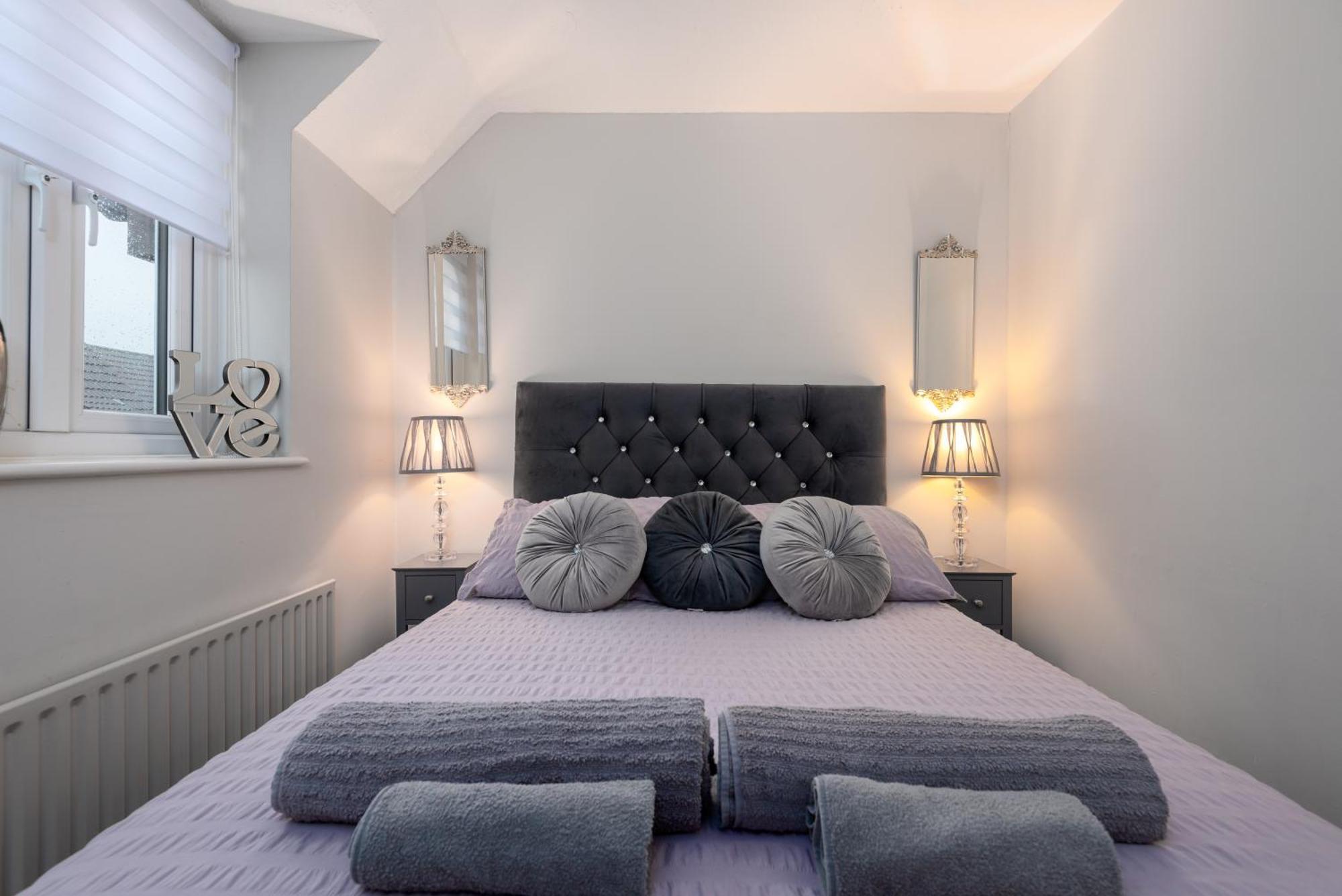 Worcester Fabulous Cherry Tree Mews Self Check In Dogs Welcome By Prior Arrangement , 2 Double Bedrooms ,Super Fast Wi-Fi, With Free Off Road Parking For 2 Vehicles Near Royal Hospital And Woodland Walks Ngoại thất bức ảnh