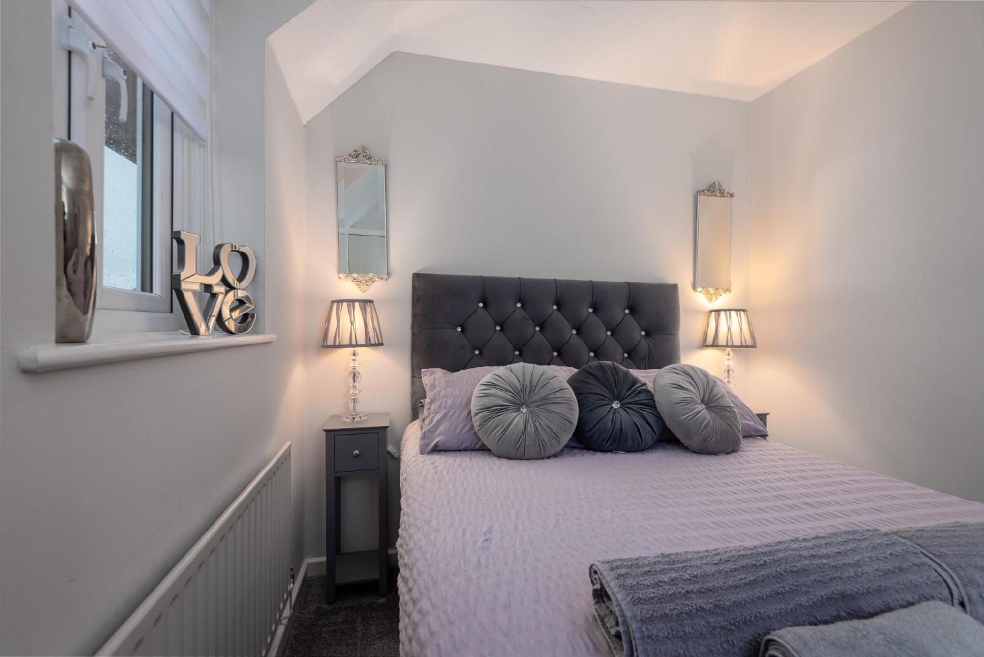 Worcester Fabulous Cherry Tree Mews Self Check In Dogs Welcome By Prior Arrangement , 2 Double Bedrooms ,Super Fast Wi-Fi, With Free Off Road Parking For 2 Vehicles Near Royal Hospital And Woodland Walks Ngoại thất bức ảnh