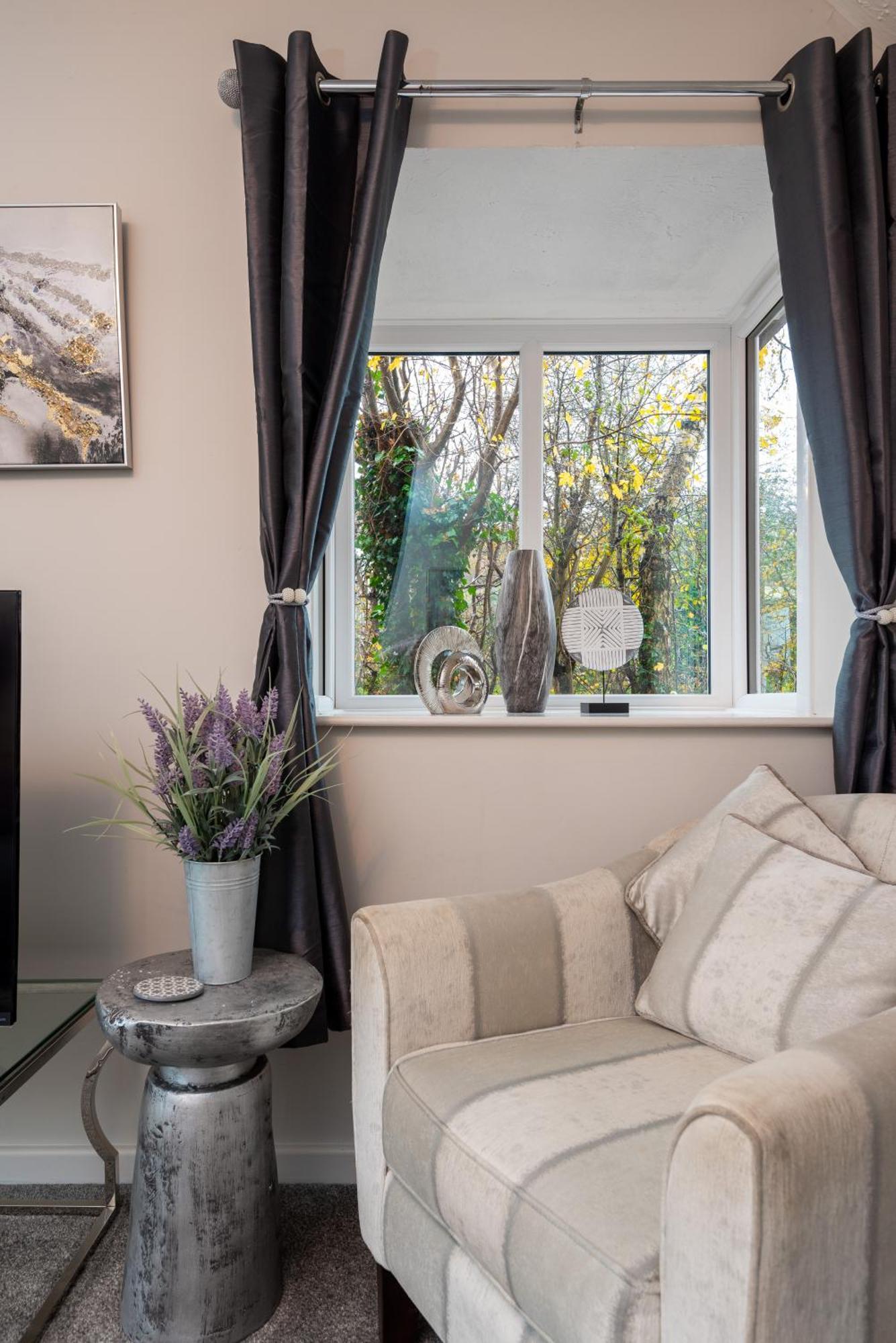 Worcester Fabulous Cherry Tree Mews Self Check In Dogs Welcome By Prior Arrangement , 2 Double Bedrooms ,Super Fast Wi-Fi, With Free Off Road Parking For 2 Vehicles Near Royal Hospital And Woodland Walks Ngoại thất bức ảnh
